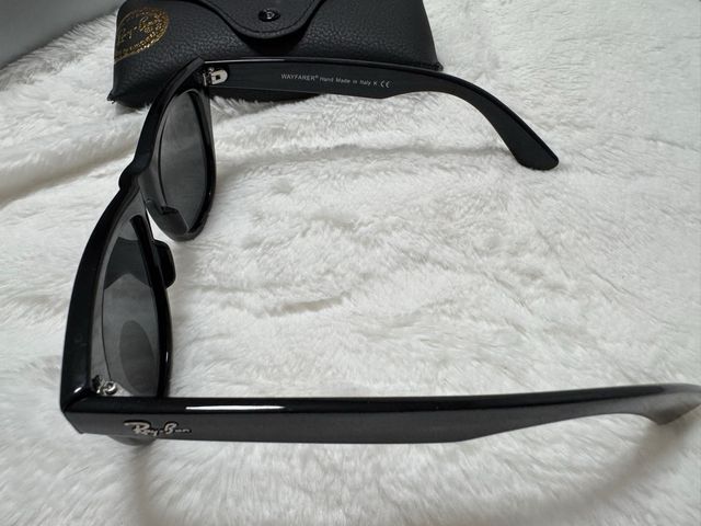 Gafas de sol negras. Nuevas