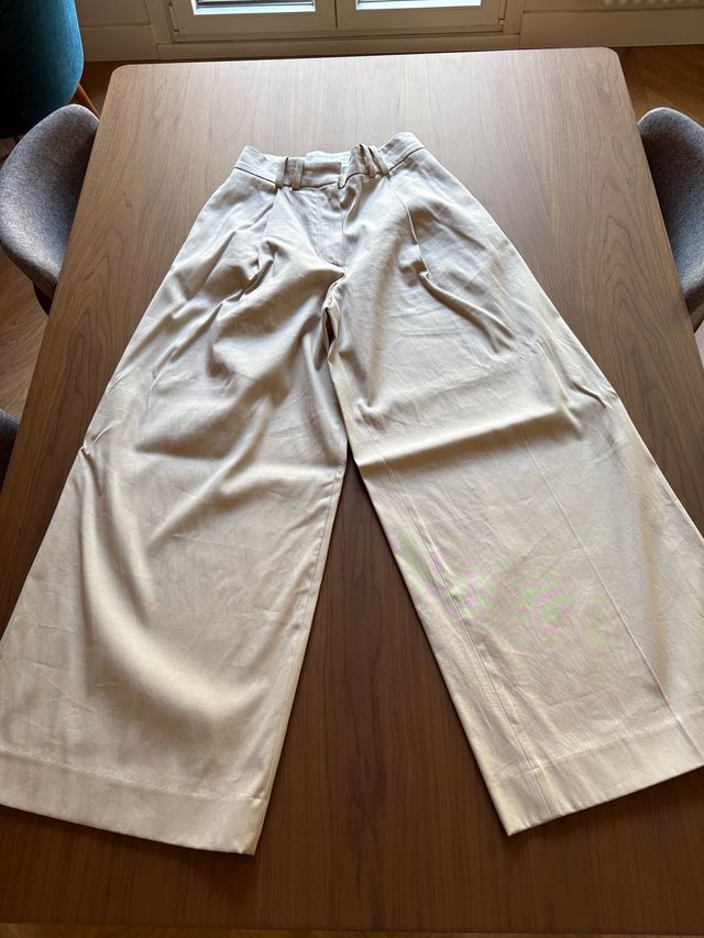 Pantalón COS ancho beige