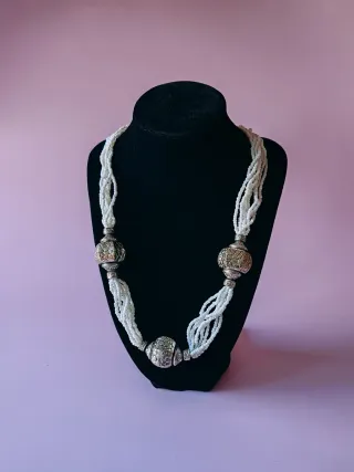 Collana etnica statement argento e bianco