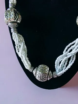 Collana etnica statement argento e bianco