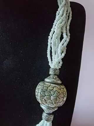 Collana etnica statement argento e bianco