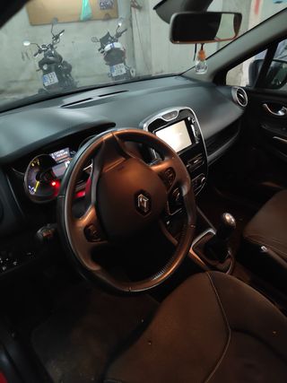 Renault Clio 2015 (ÚNICO PROPIETARIO)