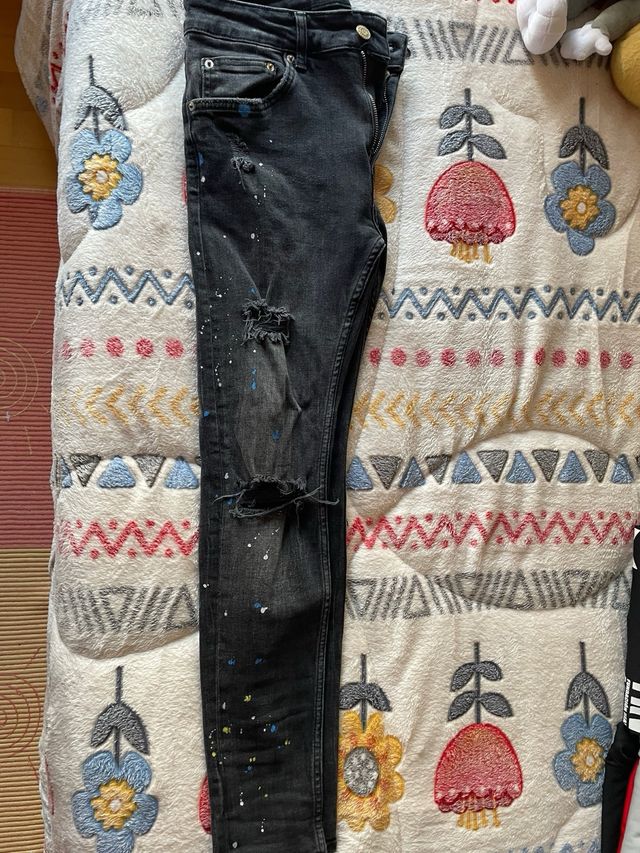 Pantalón Bershka Negro Talla M con Pintura Multico