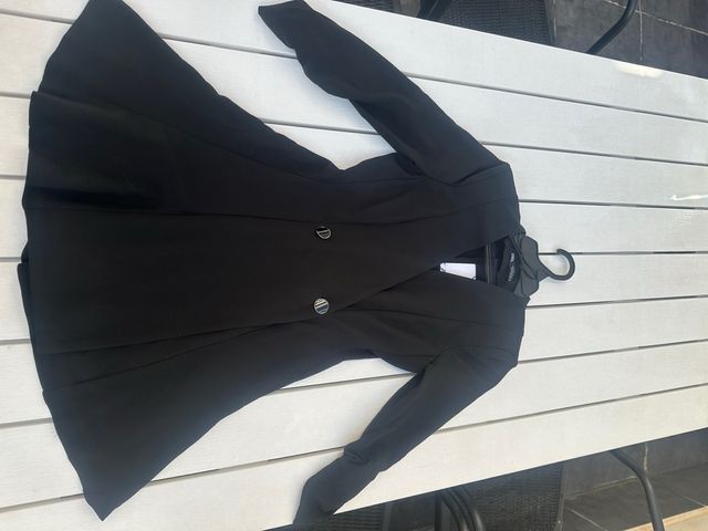 Vestido negro tipo blazer