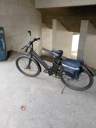 Bicicleta Eléctrica Negra