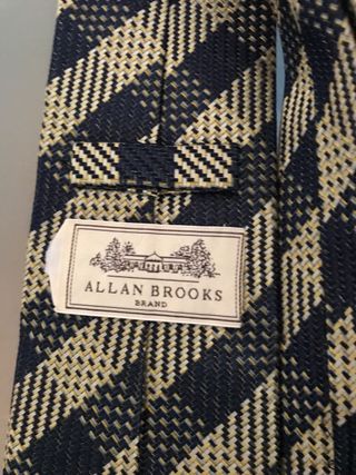 Corbatas allan brooks