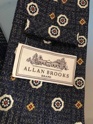 Corbatas allan brooks