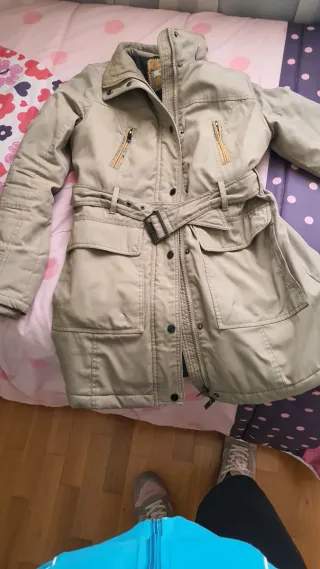 Gabardina acolchada mujer beige