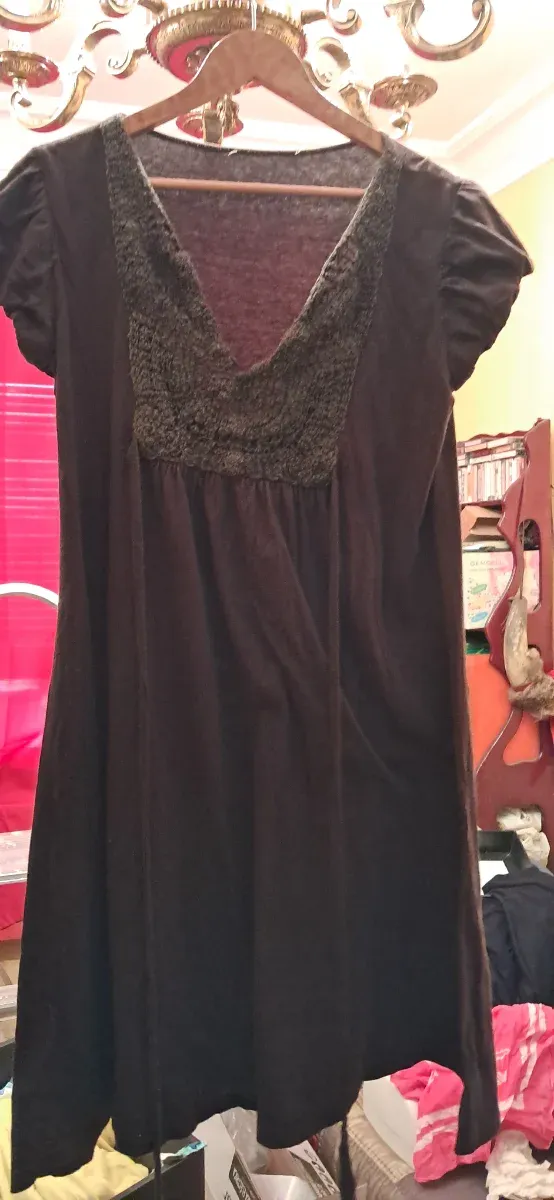 Vestido marrón con encaje