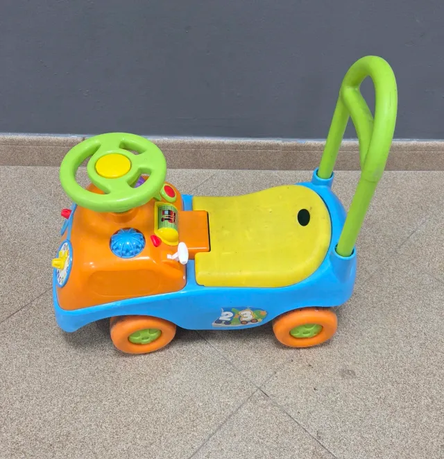 Correpasillos infantil con manillar