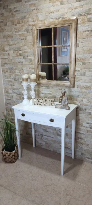 Consola entrada o tocador blanco.