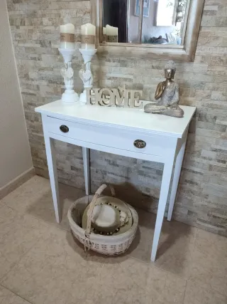 Consola entrada o tocador blanco.