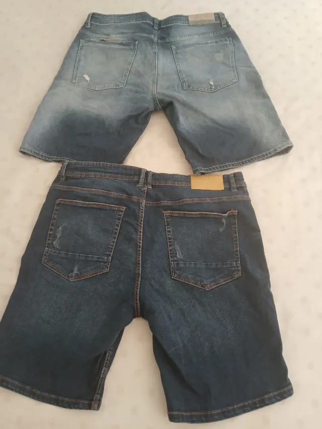 Vaqueros cortos desgastados