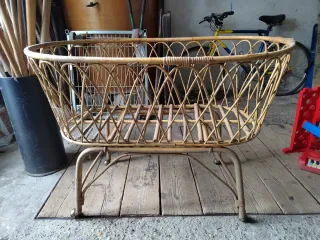 Culla vintage in vimini