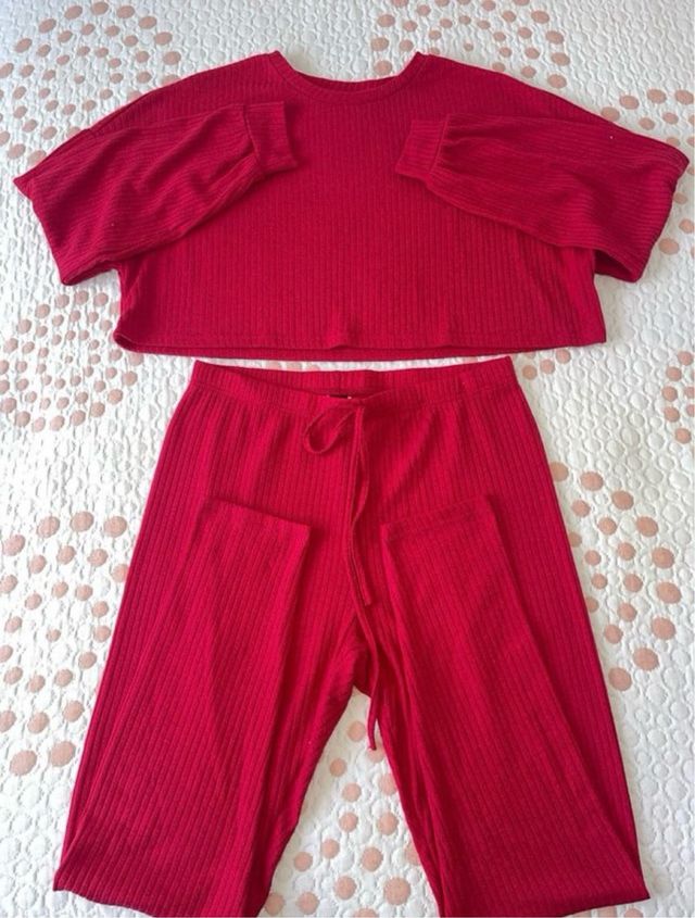 Set rosso in due pezzi