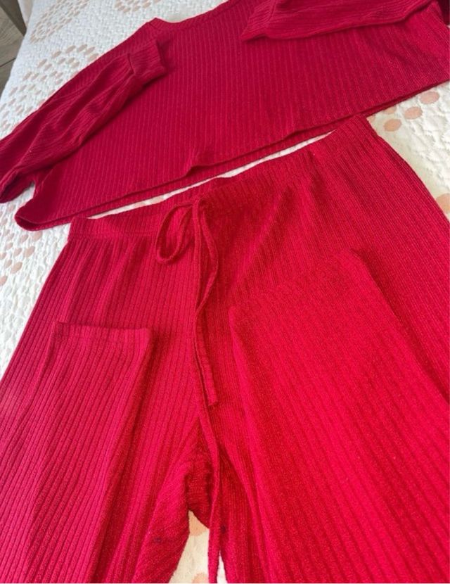 Set rosso in due pezzi