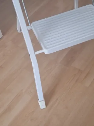 Escalera metálica plegable 2 peldaños