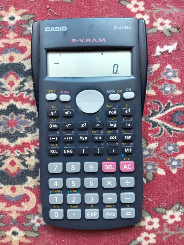 Calculadora Casio fx-82MS S-V.P.A.M.