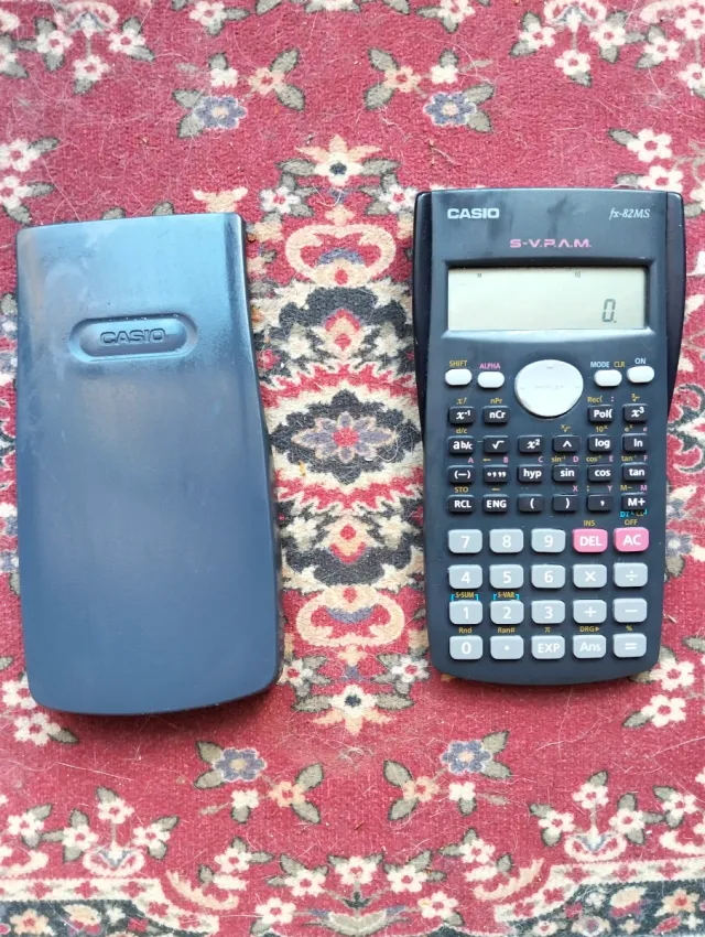 Calculadora Casio fx-82MS S-V.P.A.M.