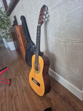 Guitarra española para niño con funda, reposapies