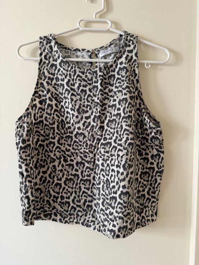 Camiseta sin mangas Stradivarius estampado animal