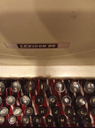 Máquina de escribir Hispano Olivetti Lexicon 80