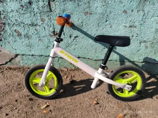 Bicicleta de equilibrio infantil Btwin.