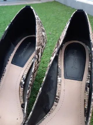 Bolso y zapatos efecto piel serpiente