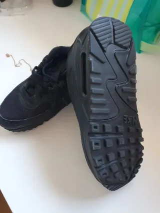 Nike Air Max negras talla 36.5