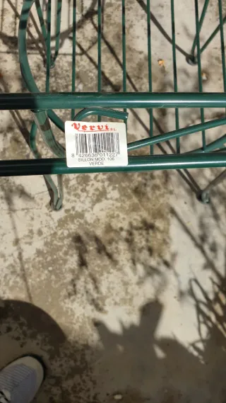 Silla de jardín verde de metal (4 sillas por 80 €)