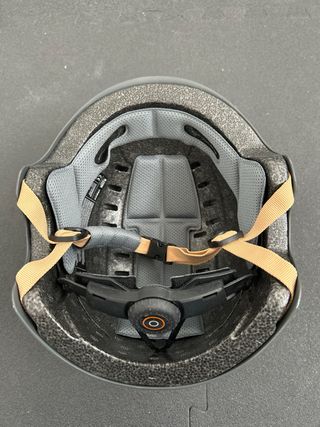 Casco bici/patinete con luz OLSSON
