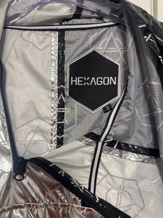 Cortavientos Hexagon Negro/Plateado