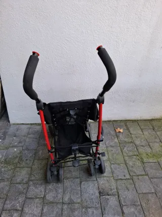 Sillita de paseo Chicco roja