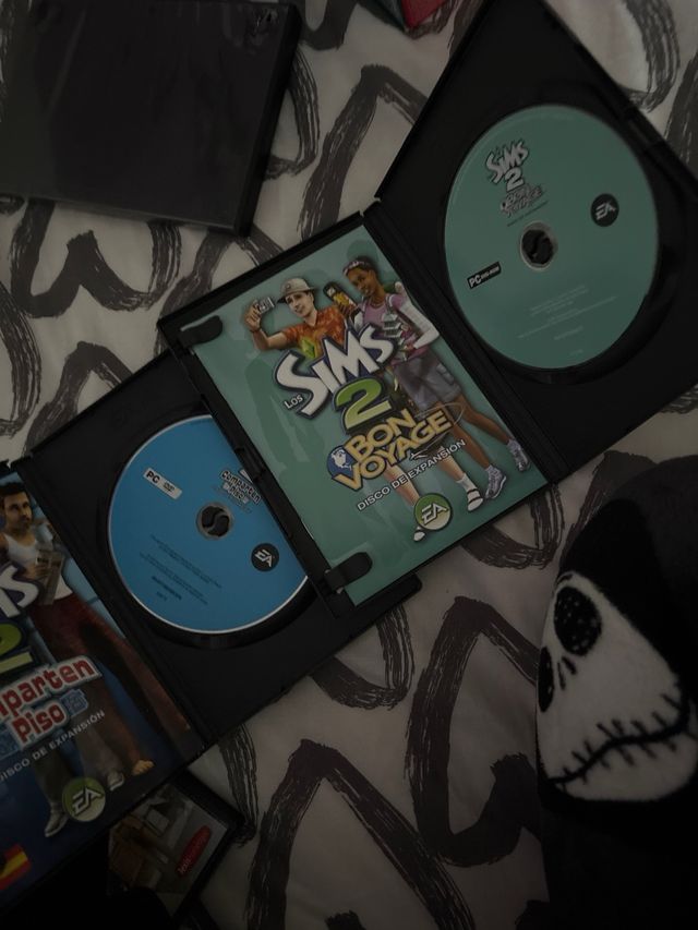 Los Sims 2 Expansiones Bon Voyage y Comparten Piso