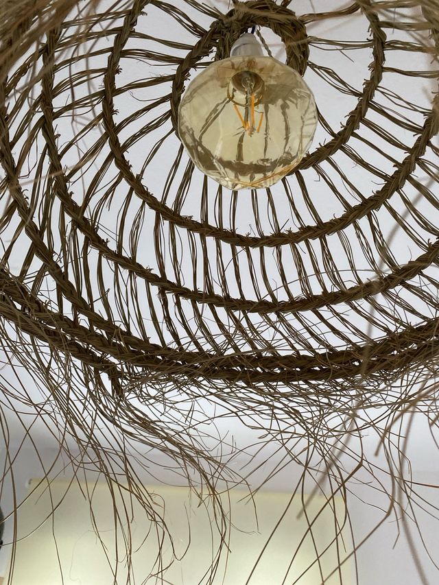 Pantalla lámpara ratán tejida