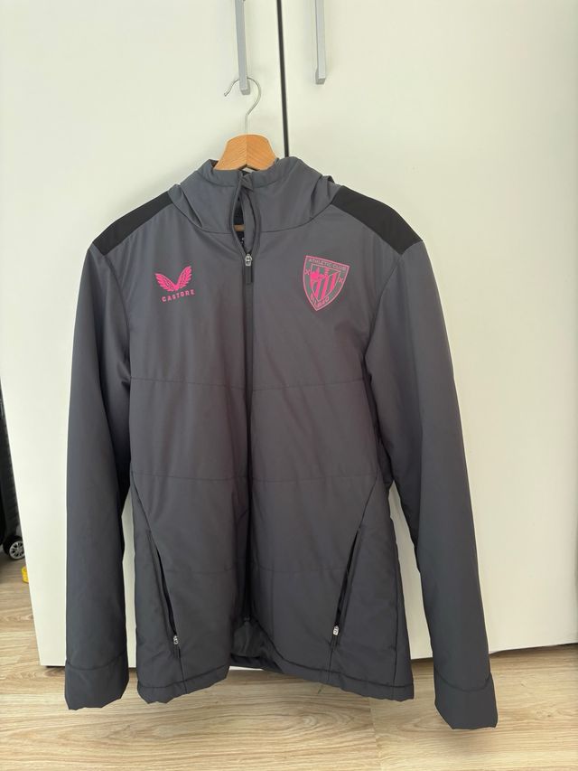 Abrigo Athletic Club Castore Gris y Rosa