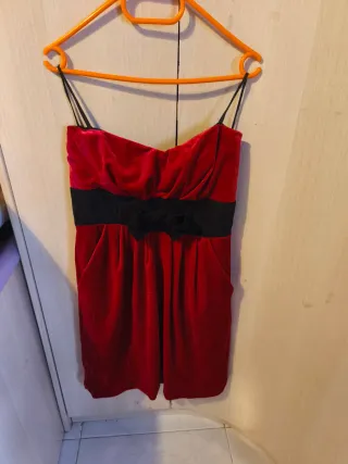 Vestido de terciopelo rojo palabra de honor
