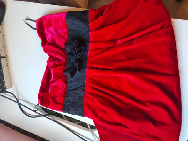 Vestido de terciopelo rojo palabra de honor