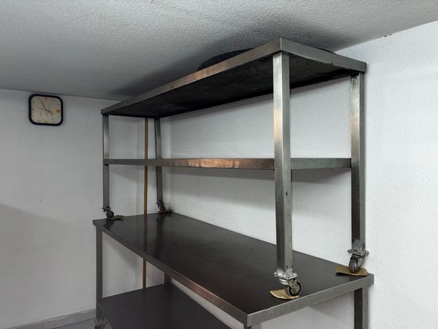 Estantería de acero inoxidable con ruedas