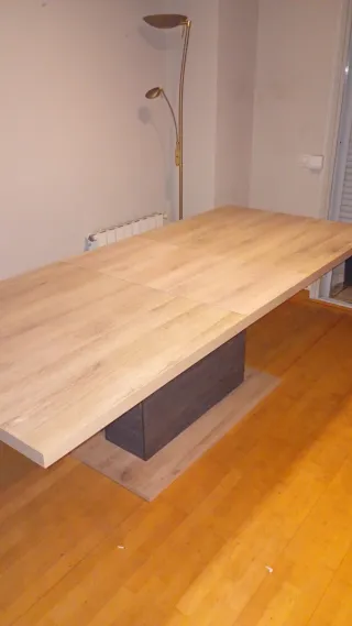 Mesa de comedor extensible de madera