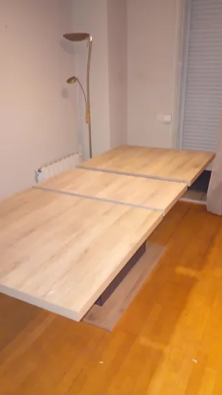 Mesa de comedor extensible de madera