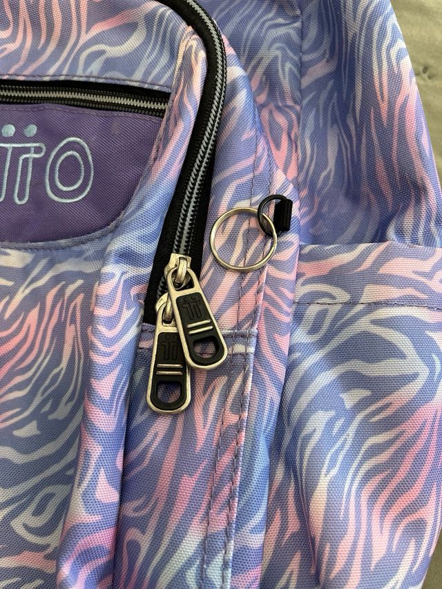 Mochila y estuche escolar TOTO