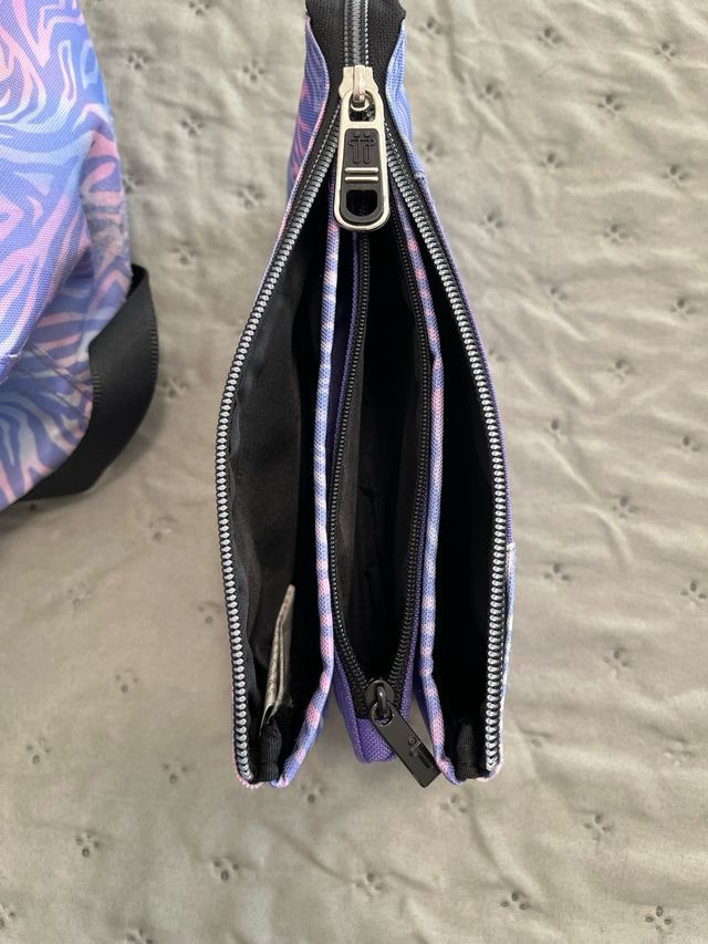 Mochila y estuche escolar TOTO