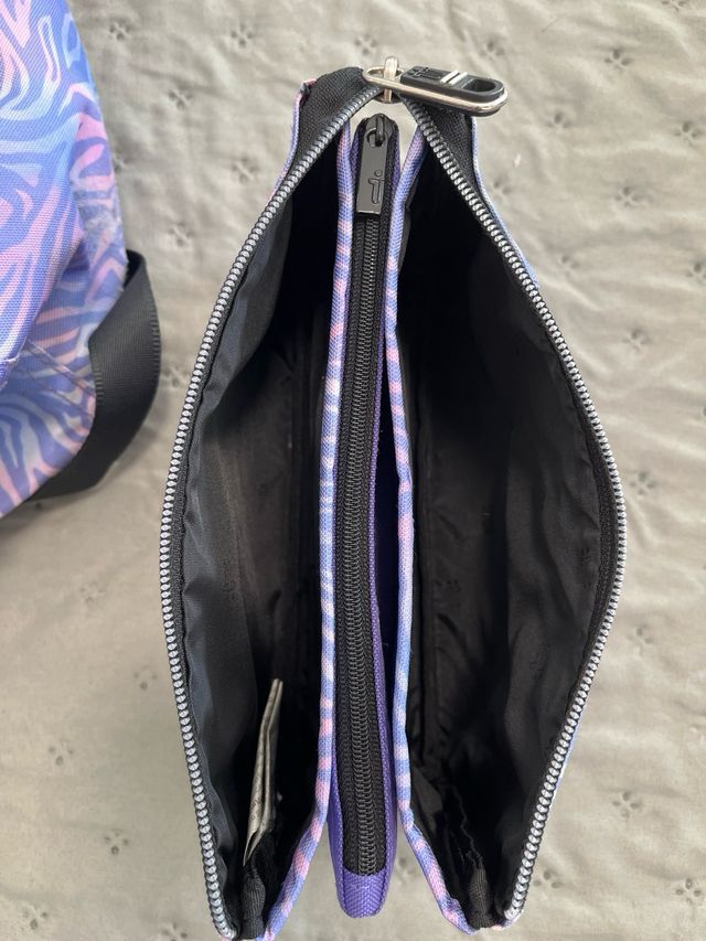 Mochila y estuche escolar TOTO