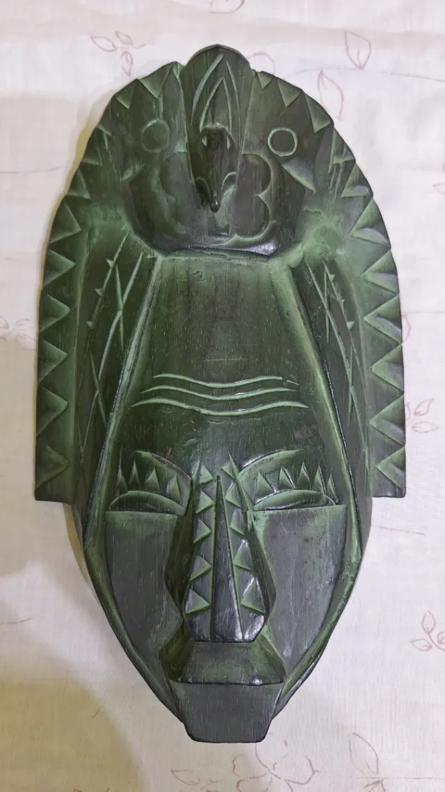Máscara africana decorativa madera