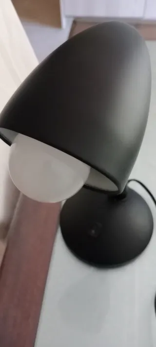 Lampada da scrivania nera