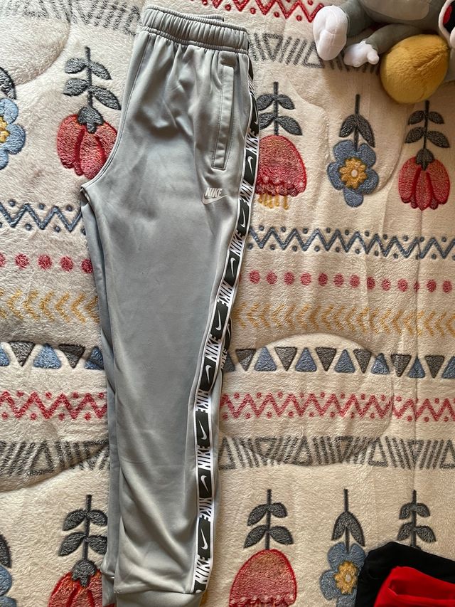 Pantalón Nike Dry Fit Gris