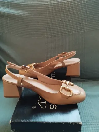 Zapatos de piel beige Talla 37