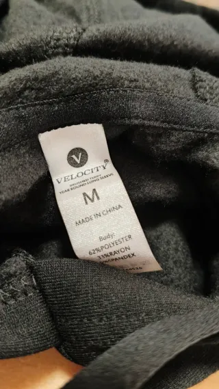 Sudadera casual negra con capucha