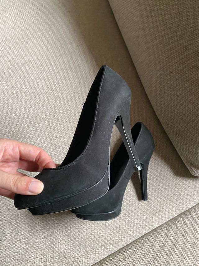 Zapatos de tacón negros